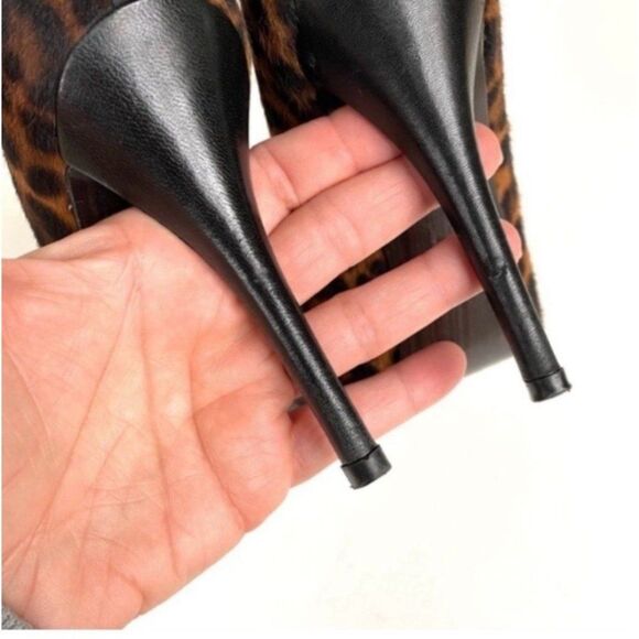 Stuart Weitzman Leopard Print Calf Hair Pumps 7 - Picture 9 of 10